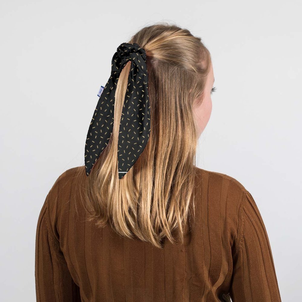 Short tail scrunchie golden straw
