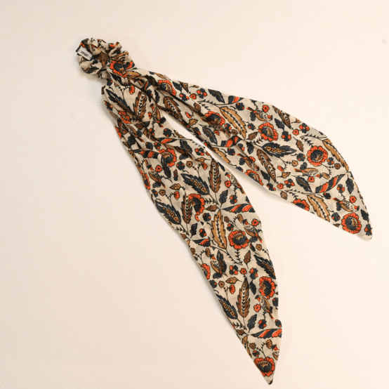 Long tail scrunchie plumes d'été