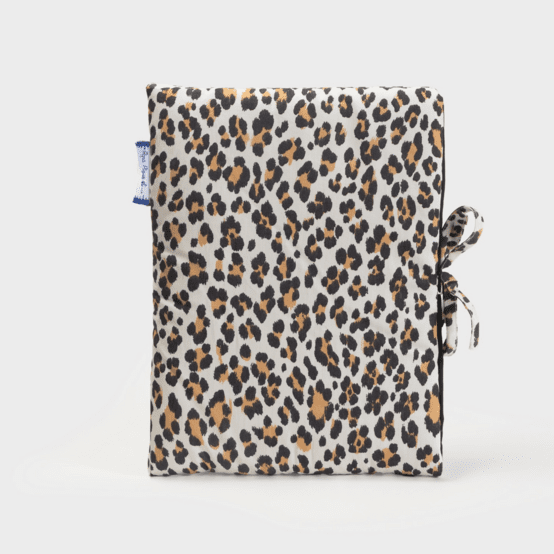 Paperback book pouch leopard