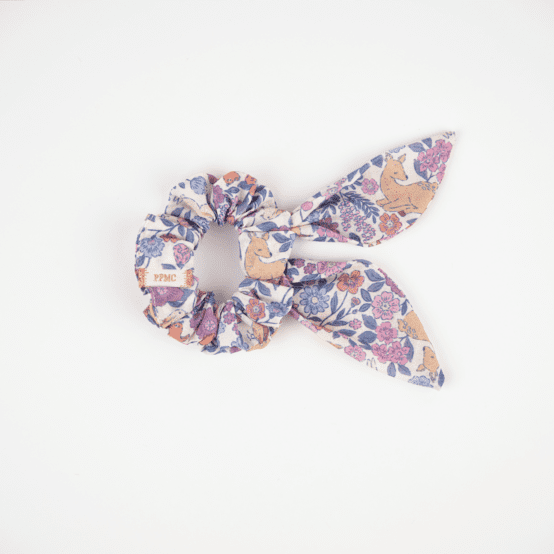 Bunny ear Scrunchie comptine enchantée rose