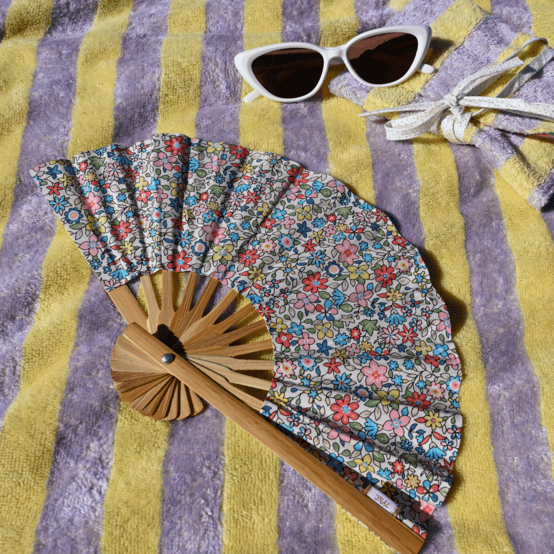 Hand-held fan mille et une fleurs