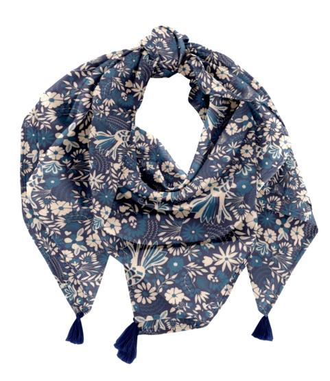 Pom pom scarf parade royale