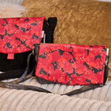 Flap of shoulder bag féérie fuchsia