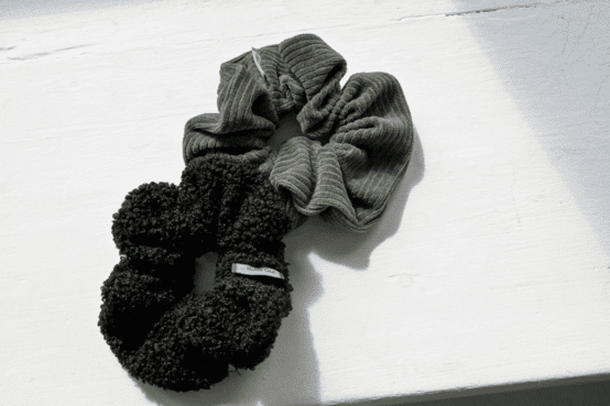 Scrunchie moumoute noire