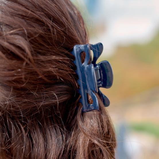 Small Classic Hair Clip lacquered navy