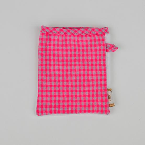 Make-up Remover Glove neon pink gingham