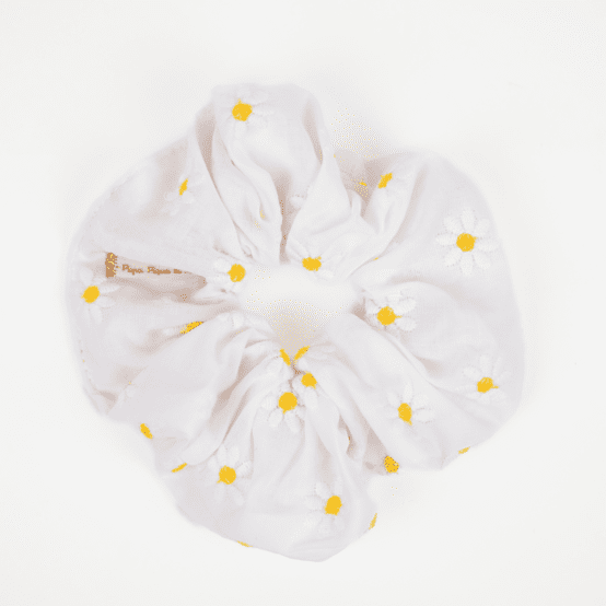 Scrunchie white daisies