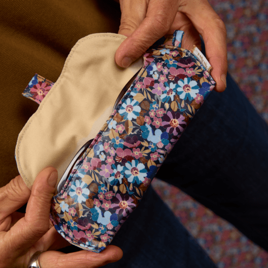 Glasses case bloom 70