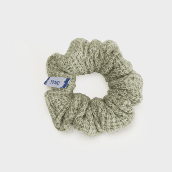 Small scrunchie almond ribbed knit