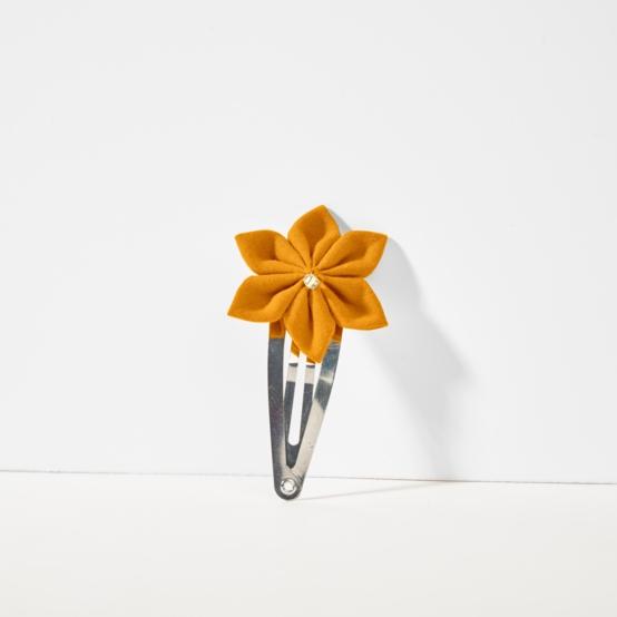 Star flower hairclip ochre