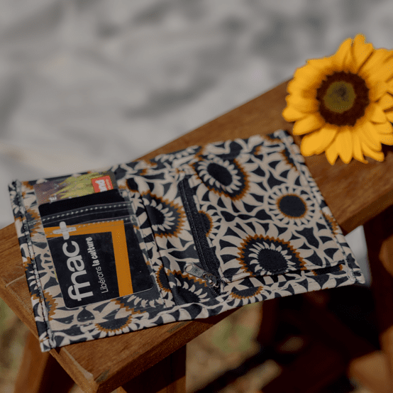 Compact wallet attrape soleil