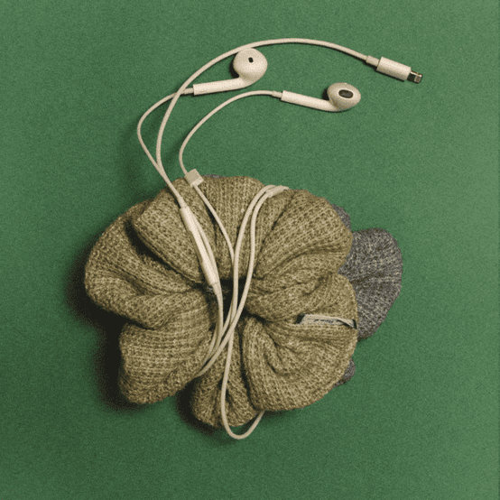 Scrunchie almond ribbed knit