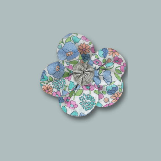 Mini Flower petal hair slide pastel fleuri