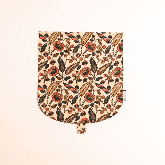 Flap of small shoulder bag plumes d'été