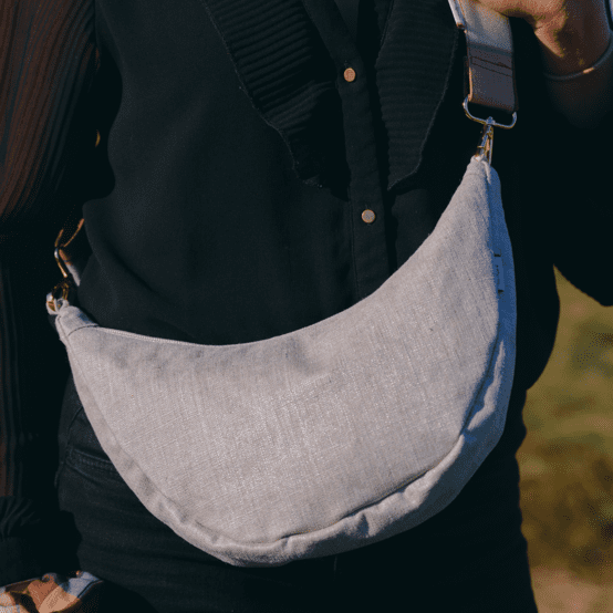 Half-moon bag silver linen