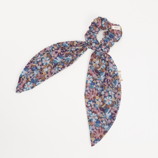 Short tail scrunchie bloom 70
