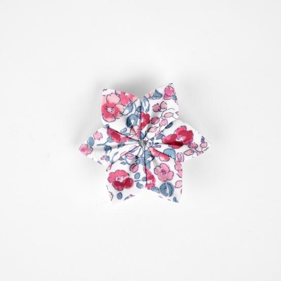 Star flower hairslide rose grenadine