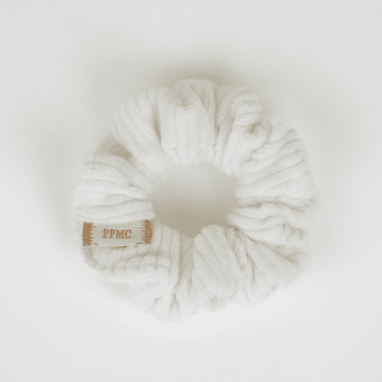 Small scrunchie white corduroy