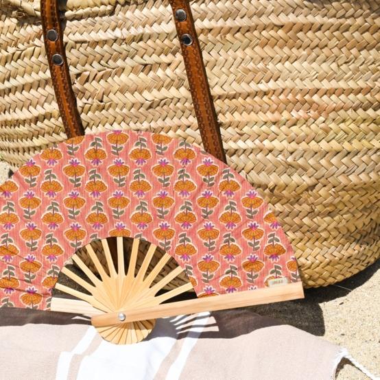Hand-held fan shanti