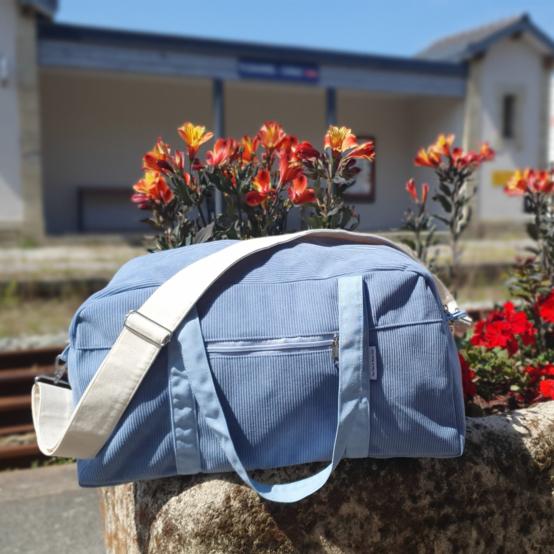 Weekend bag azure blue corduroy