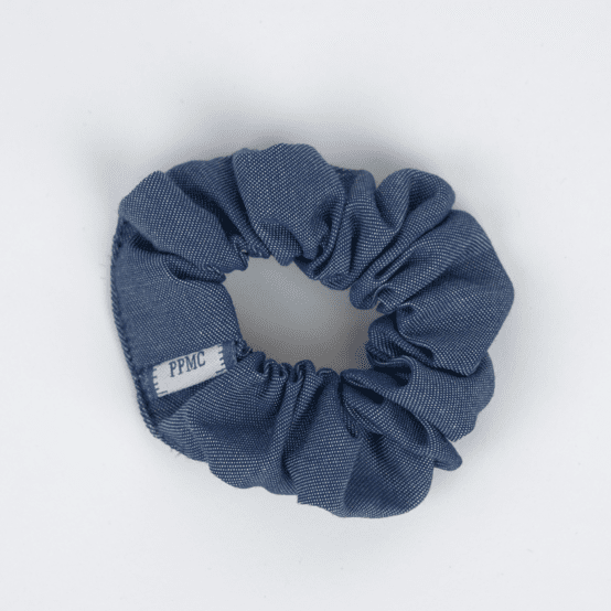 Small scrunchie light denim