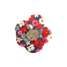 Mini Flower petal hair slide tapis rouge