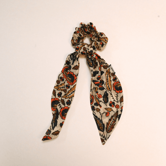 Short tail scrunchie plumes d'été