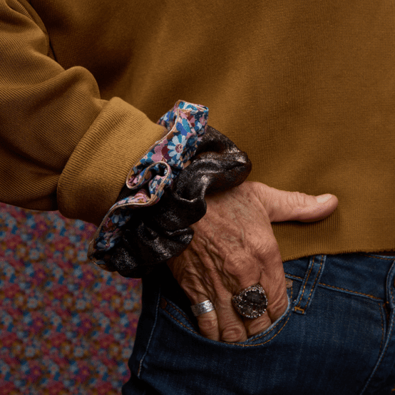 Large Piping Scrunchie bloom 70