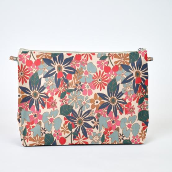 Cosmetic bag with flap cerise en fleur