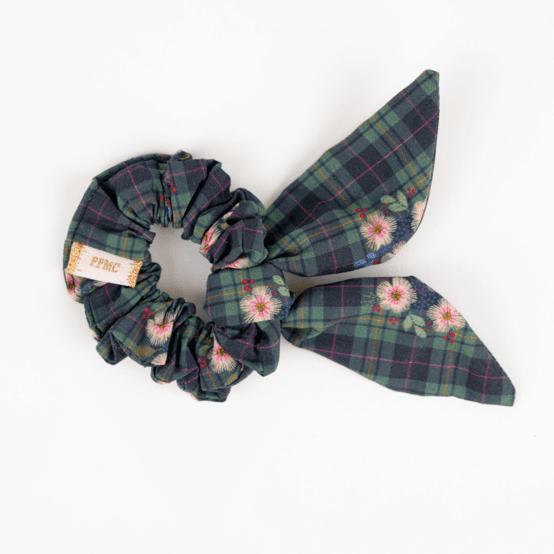 Bunny ear Scrunchie tartan fleuri