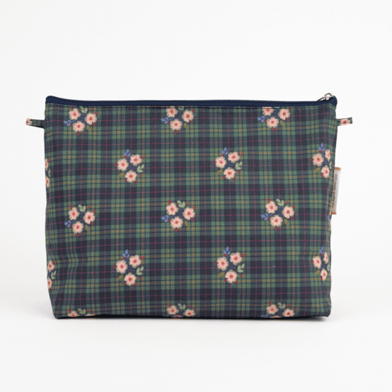 Cosmetic bag with flap tartan fleuri