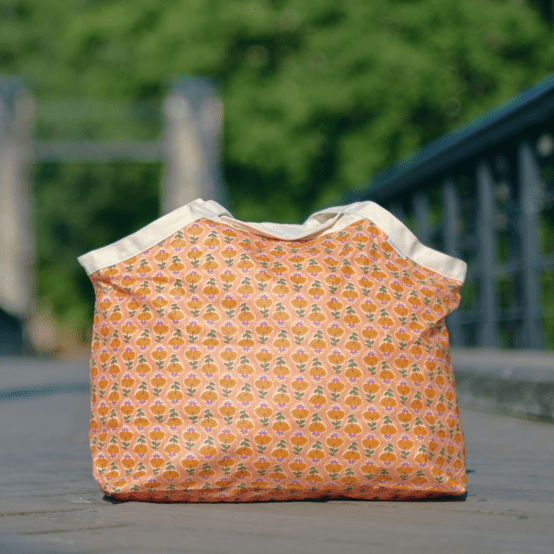 Tote bag with a zip shanti