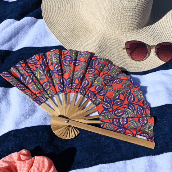 Hand-held fan calypso