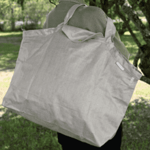 Tote bag with a zip golden linen