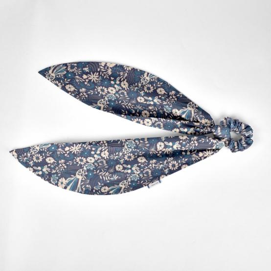 Long tail scrunchie parade royale