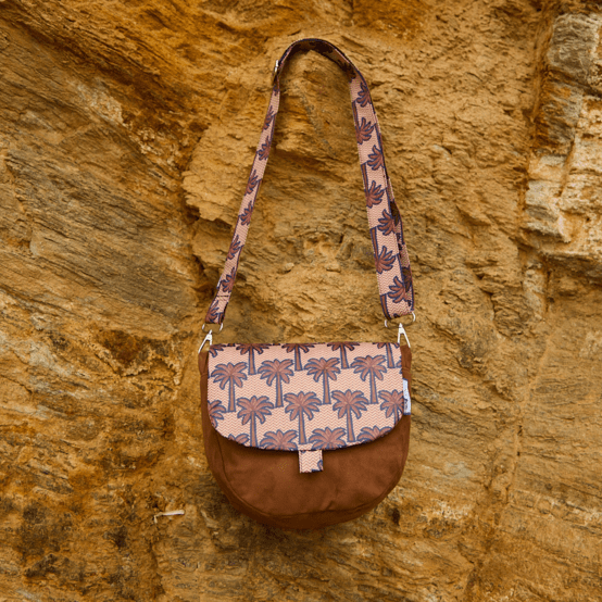 Flap of small shoulder bag palmeraie