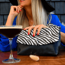 Flap of shoulder bag zèbre