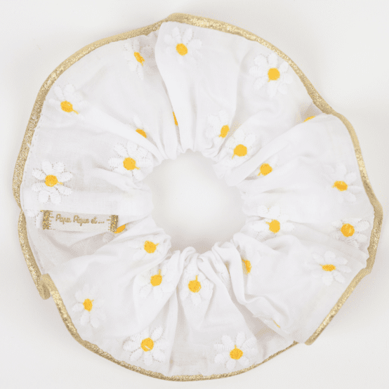 Large Piping Scrunchie white daisies