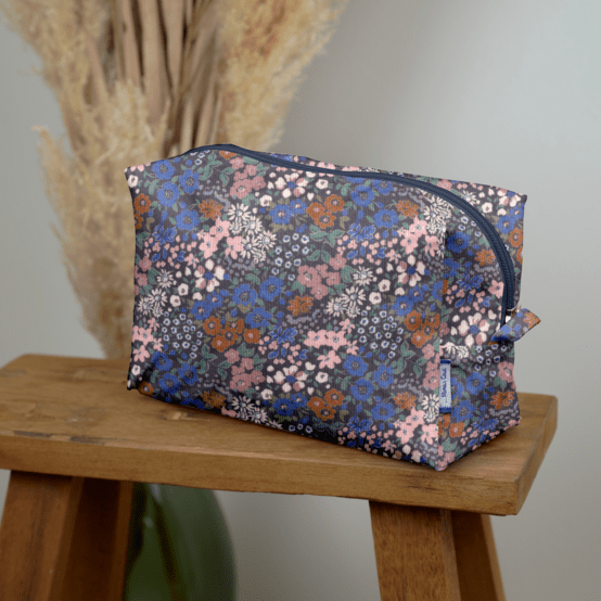 Rectangular toiletry bag monet lilas