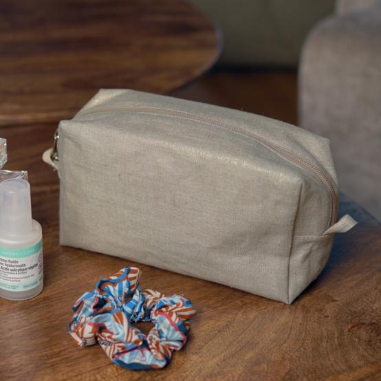 Rectangular toiletry bag golden linen
