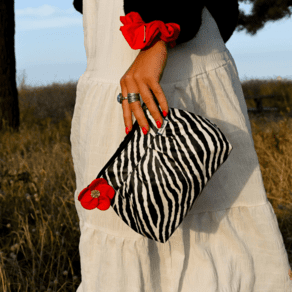 Pleated clutch bag zèbre