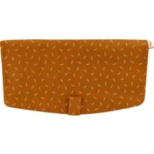 Flap of shoulder bag caramel golden straw