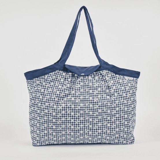 Pleated tote bag - Medium size navy embroidered gingham