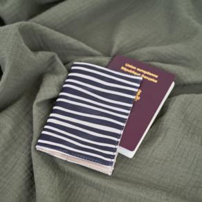 Passport cover striped  ivory navy
