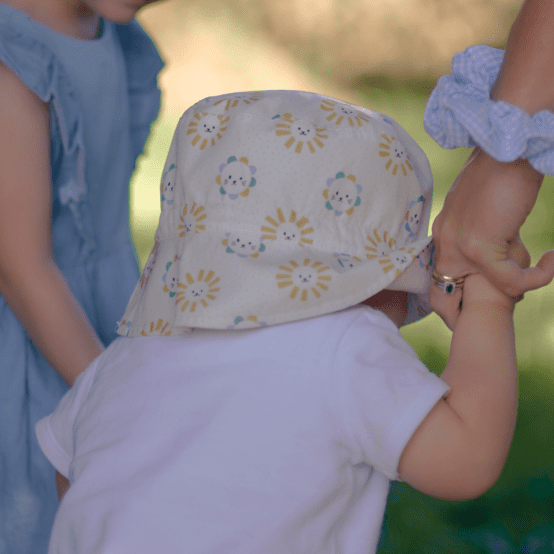 Sun hat adjustable-size T2 lionceau