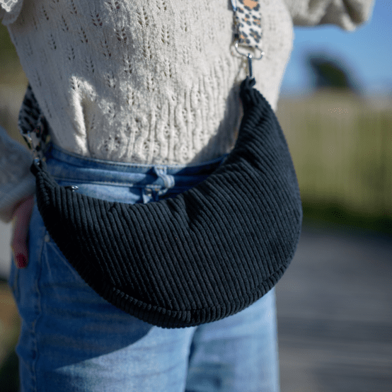 Half-moon bag black large corduroy