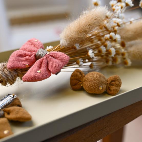 Mini sweet hairslide gaze pois or caramel