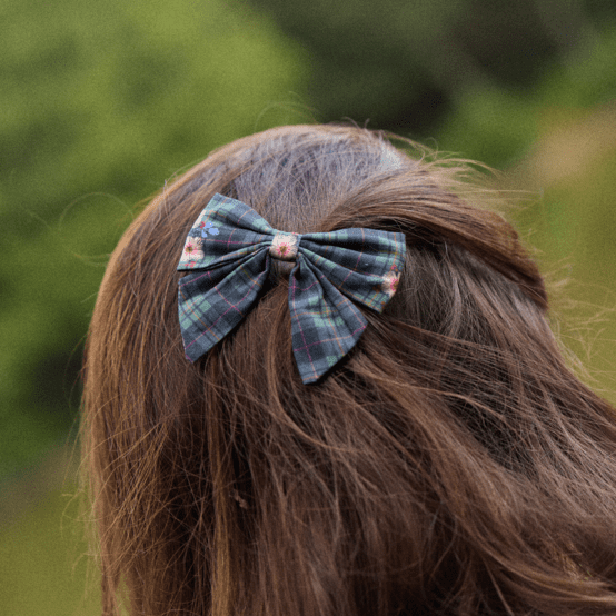 Bow tie hair slide tartan fleuri