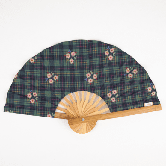Hand-held fan tartan fleuri
