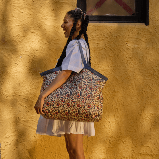 Tote bag with a zip plumes d'été